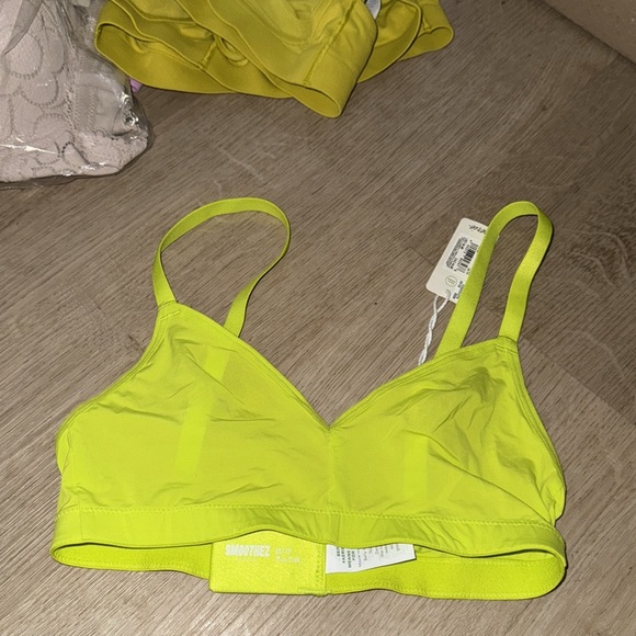 Bright Lime Bralette - Picture 4 of 5